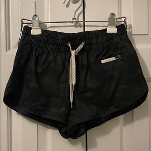 Vuori Black Camo Women's Athletic Shorts, XS